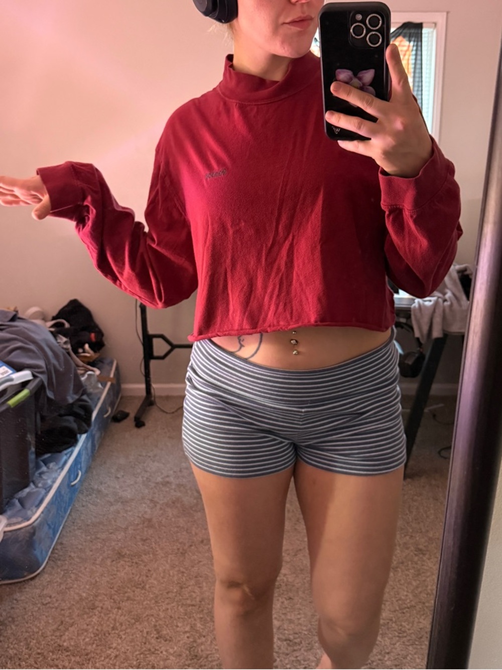 Reebok cropped long sleeve mock neck shirt